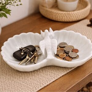 Avon Lovebirds Dove Soap Dish / Trinket Tray – Milk Glass Vintage Clam Design